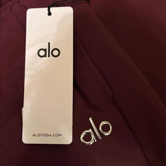 NWT ALO Yoga Accolade Straight Leg Sweatpant,rare burgundy. Oversized unisex fit - Picture 8 of 10